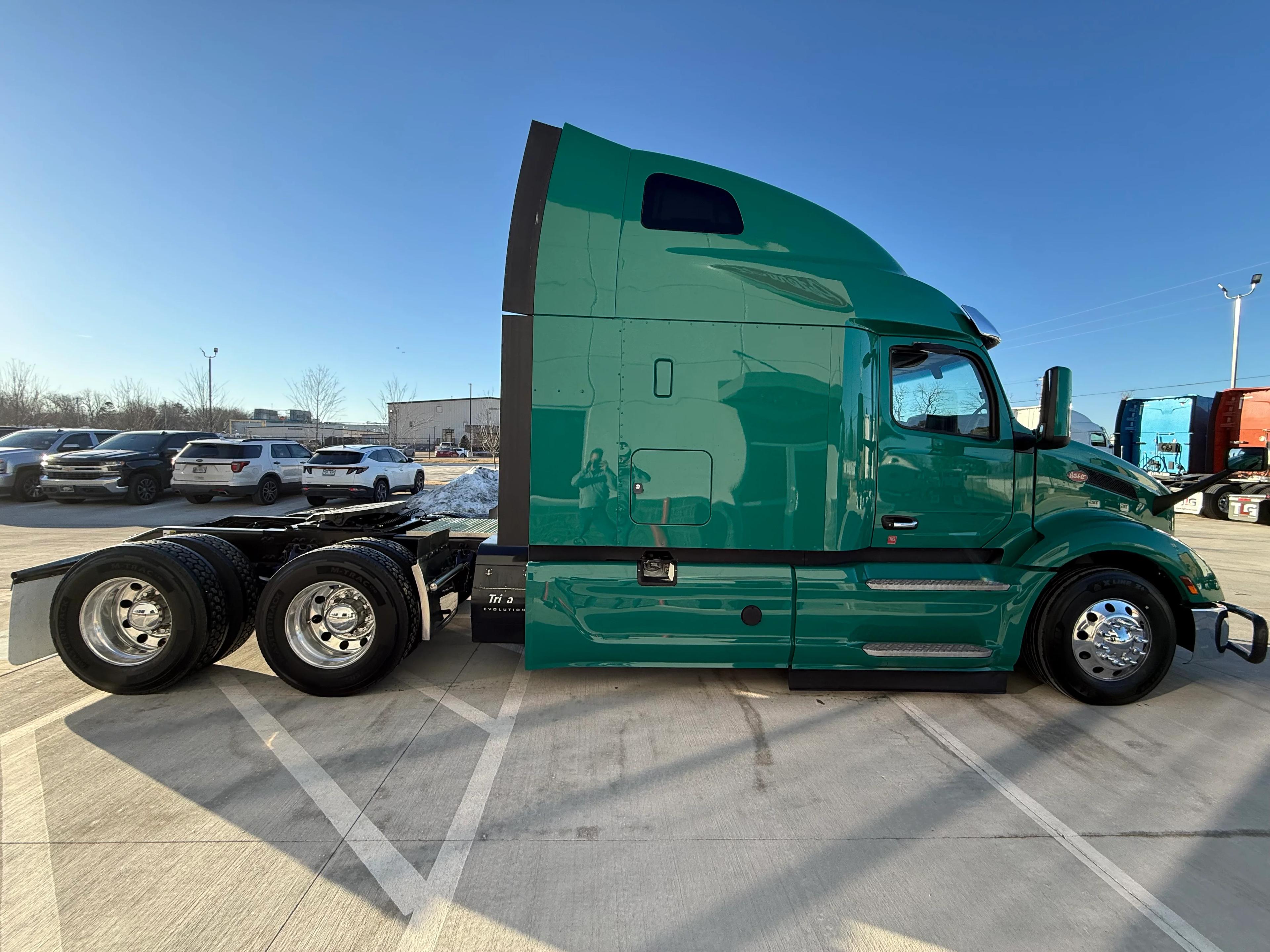 2023 Peterbilt 579 in Lowell, AR — photo 6