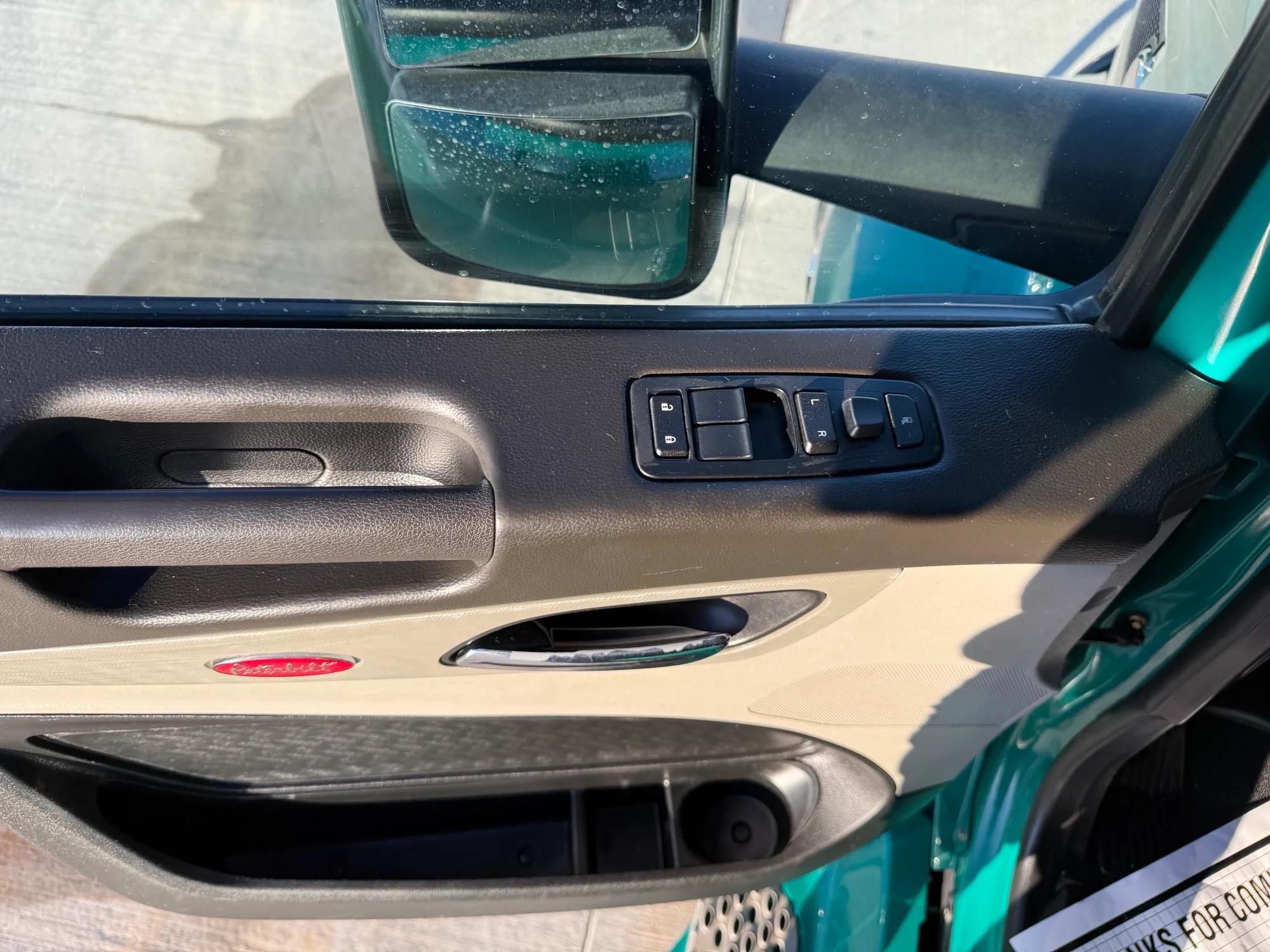 2023 Peterbilt 579 in Lowell, AR — photo 10