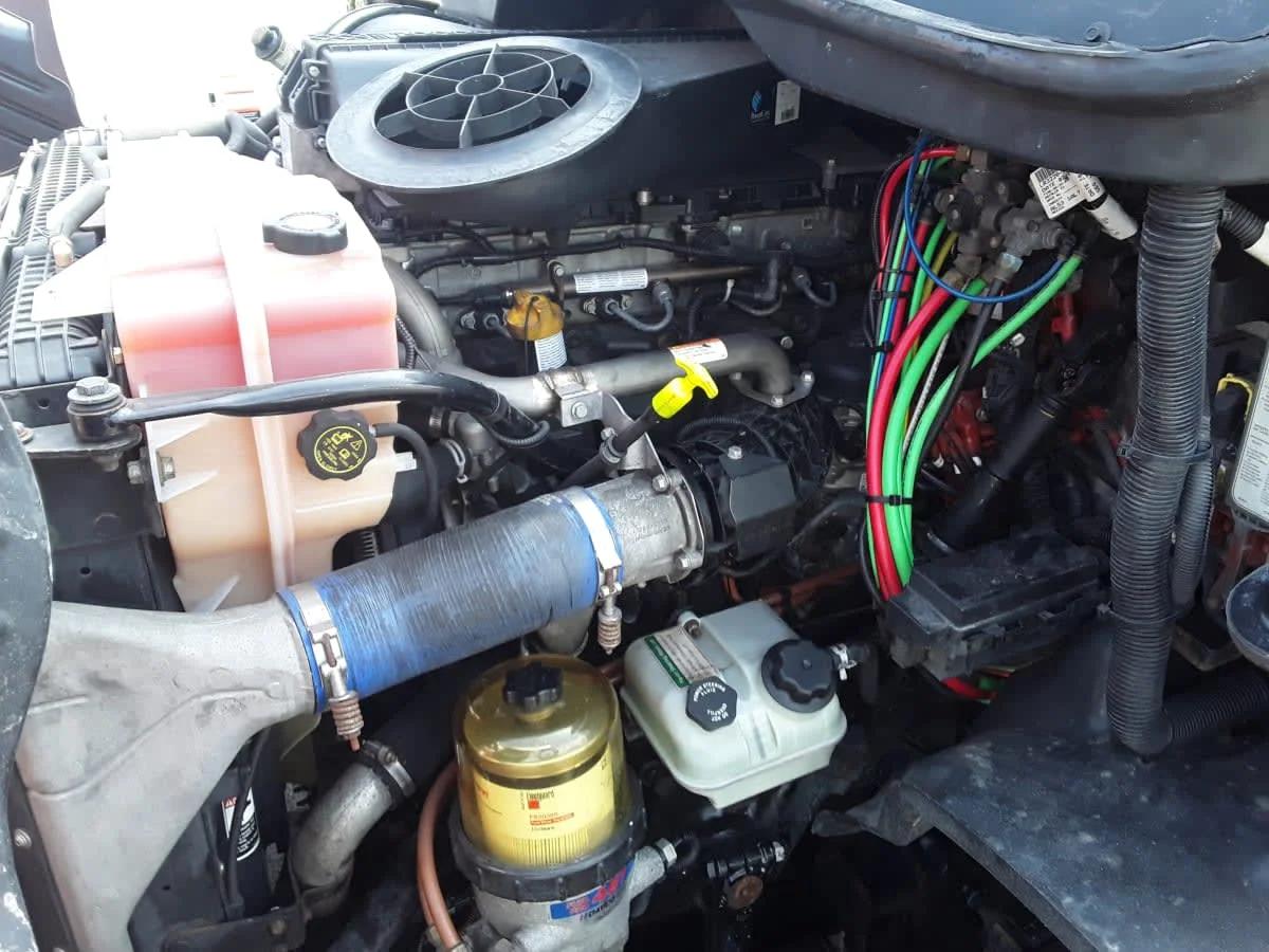 2020 Freightliner Cascadia in Bolingbrook, IL — photo 8