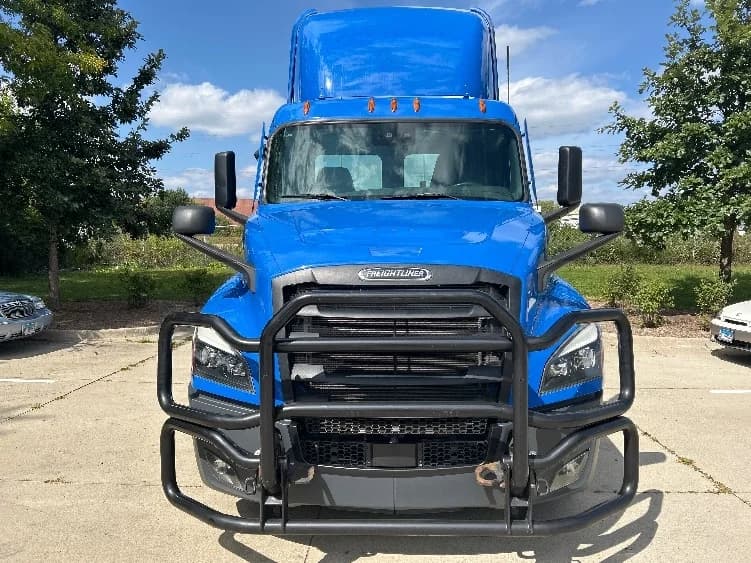 2022 Freightliner Cascadia in La Porte, IN — photo 2
