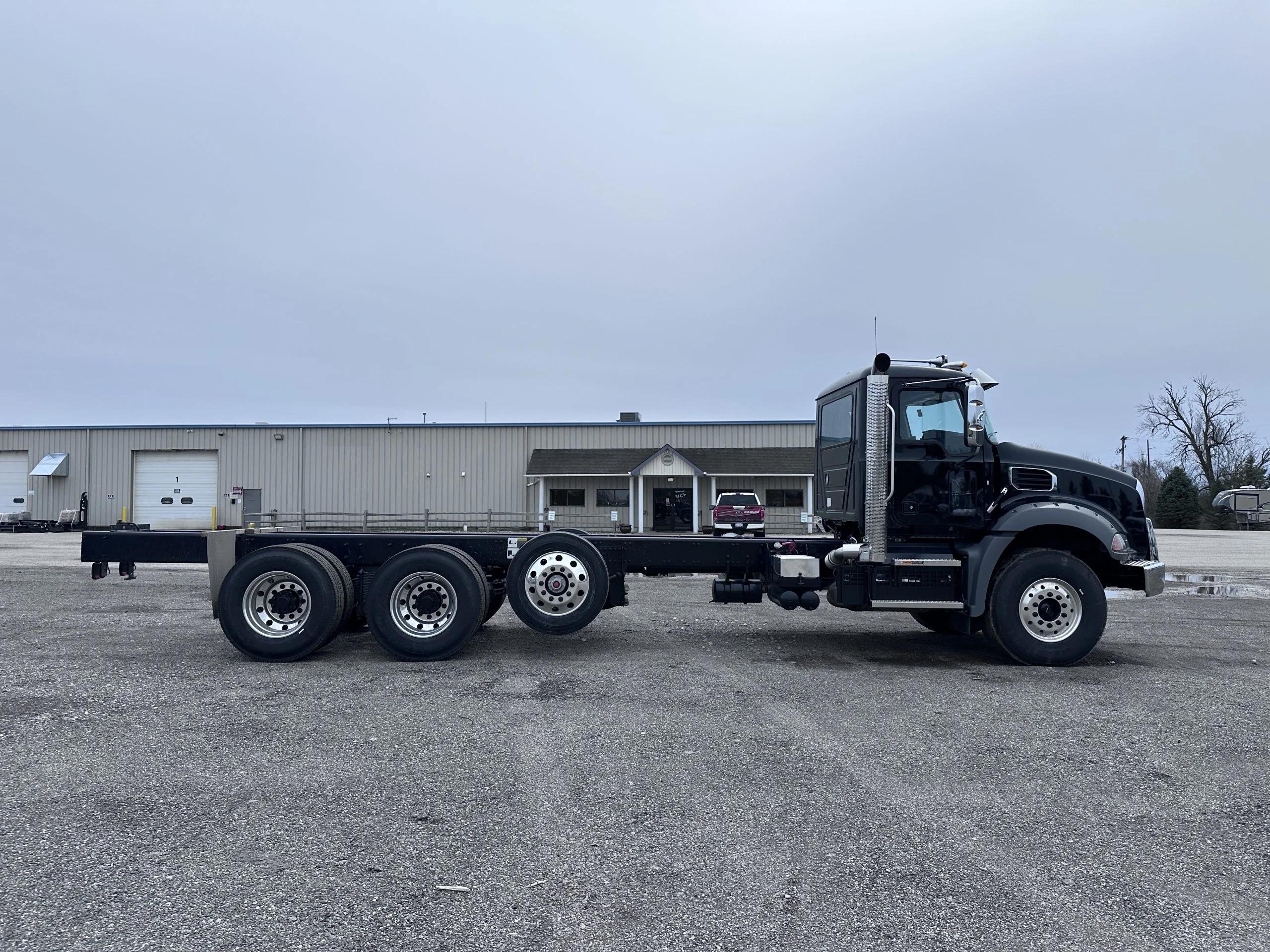 2026 Mack Granite — photo 4