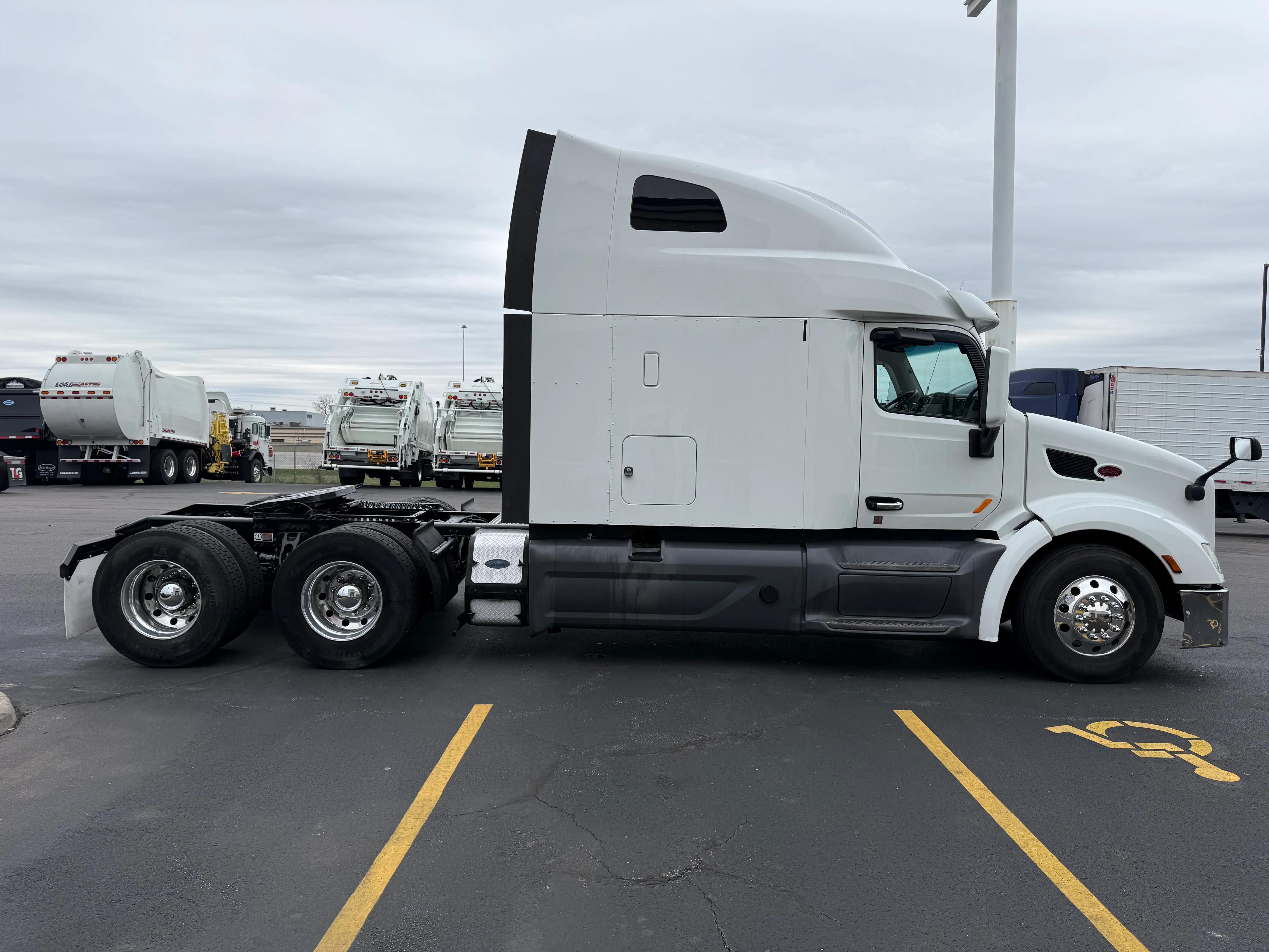 2020 Peterbilt 579 in Cincinnati, OH — photo 6