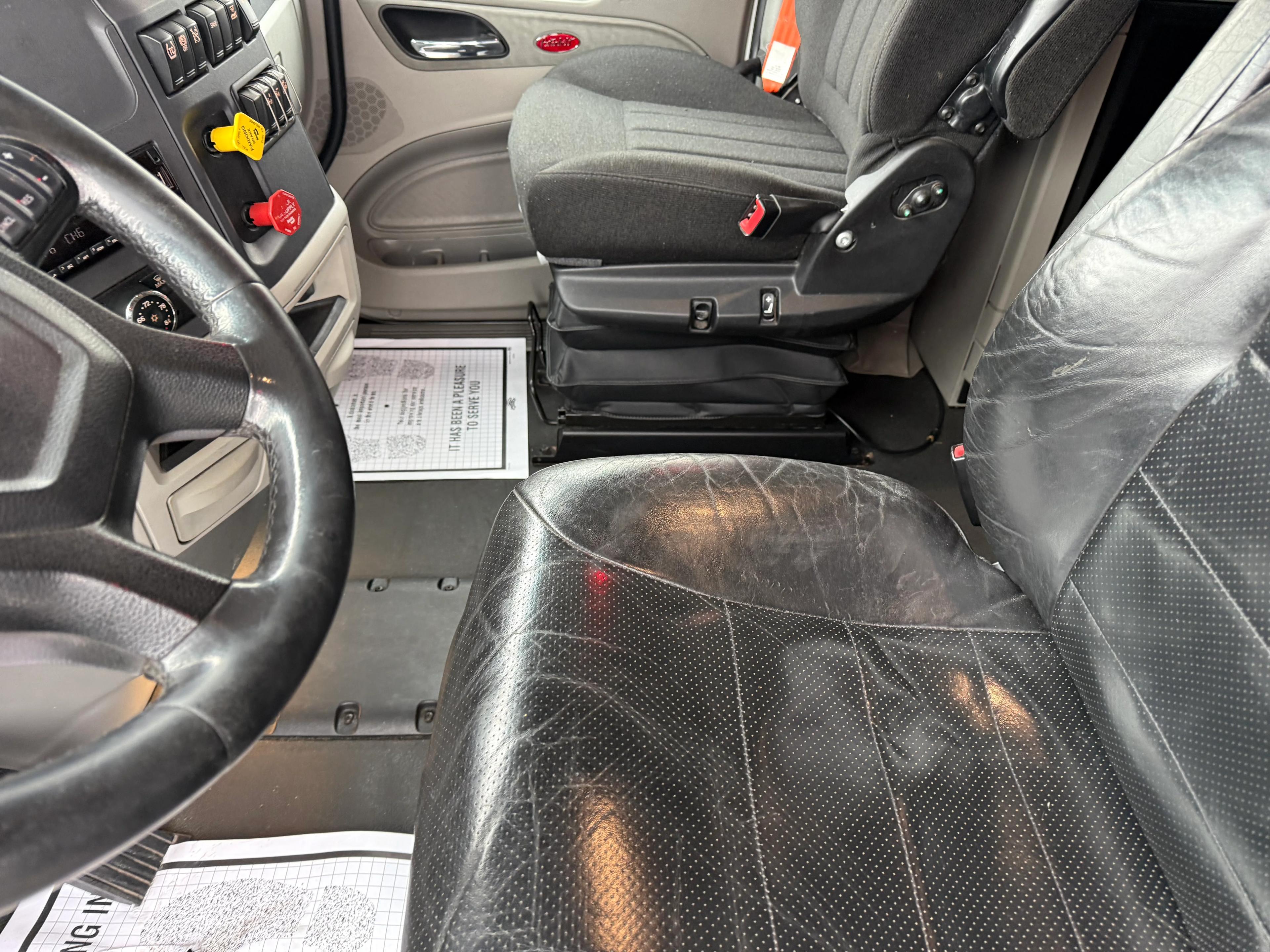 2020 Peterbilt 579 in Cincinnati, OH — photo 16