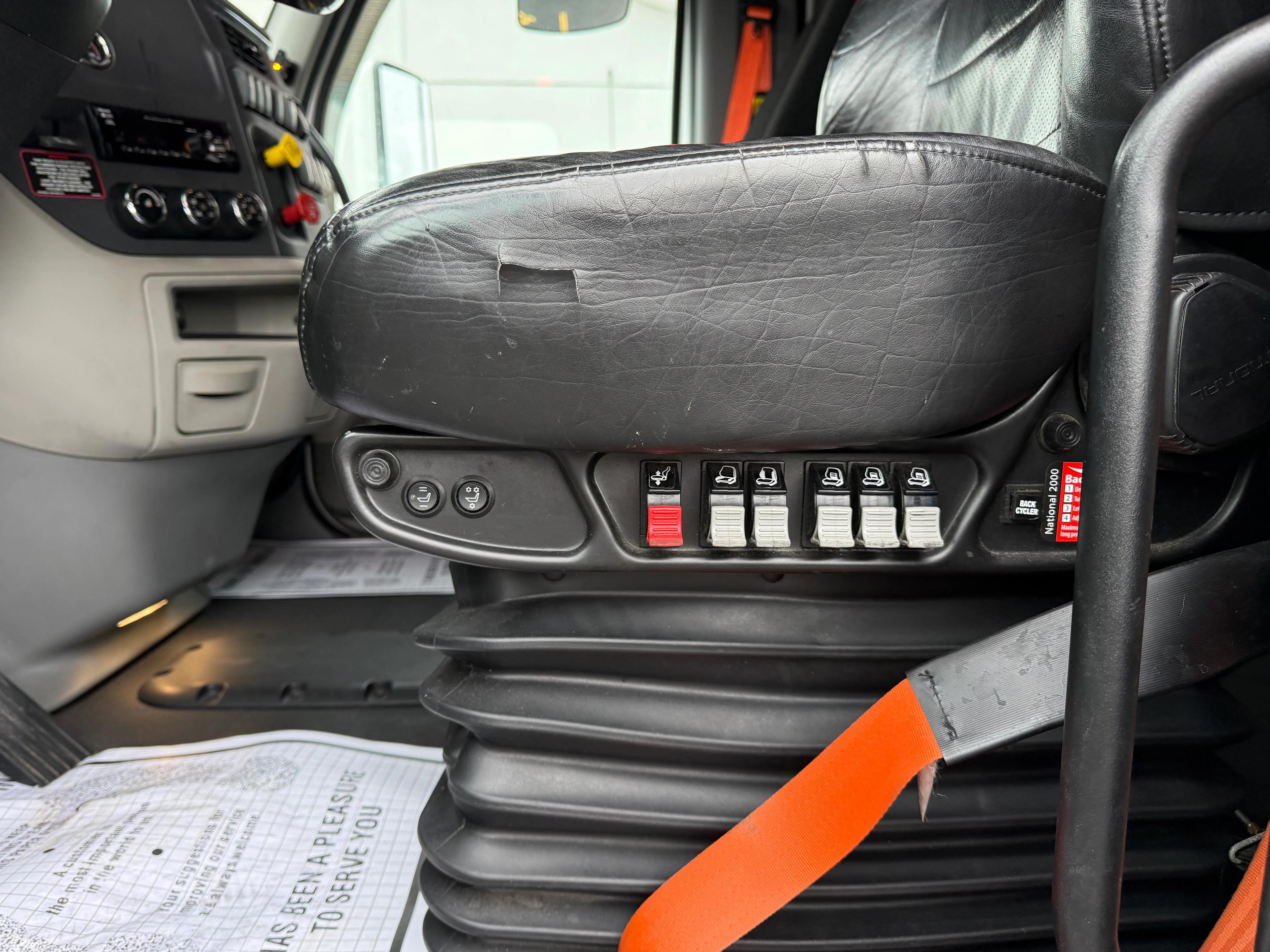 2020 Peterbilt 579 in Cincinnati, OH — photo 15