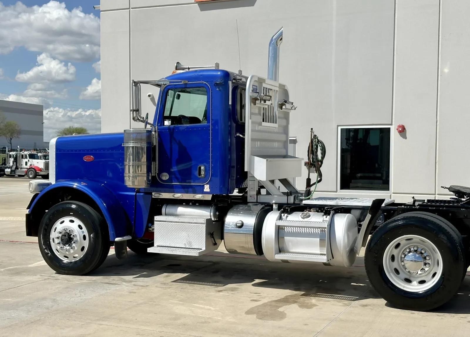 2019 Peterbilt 389 in Hutchins, TX — photo 8