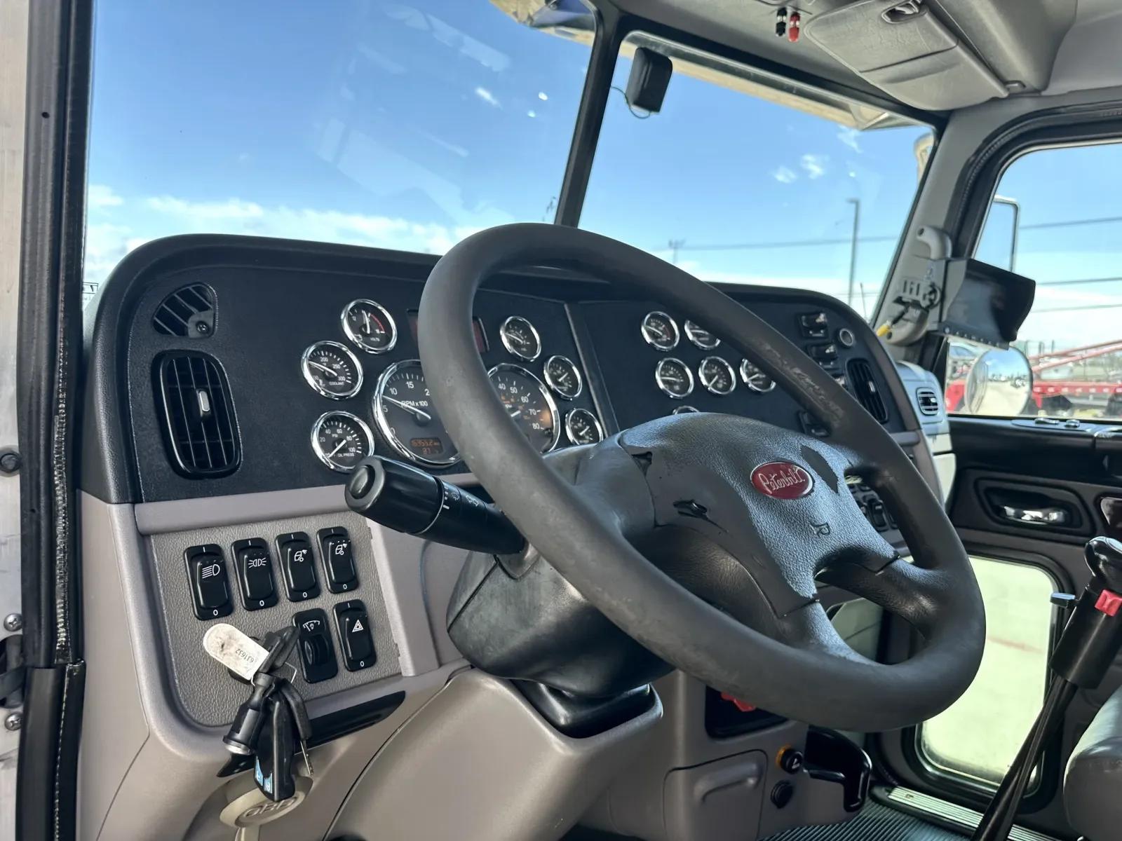 2019 Peterbilt 389 in Hutchins, TX — photo 15