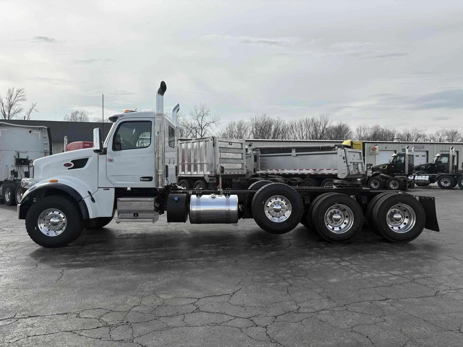 2027 Peterbilt 567 in Findlay, OH — photo 4