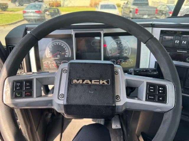 2020 Mack Anthem in La Vergne, TN — photo 8