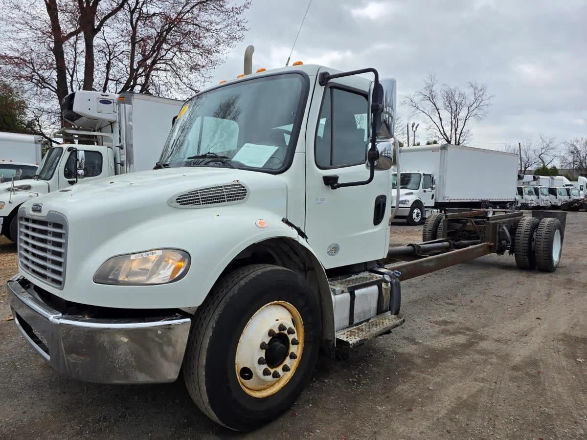 2017 Freightliner M2 106