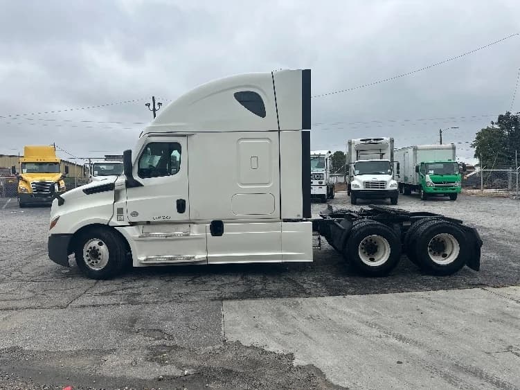 2021 Freightliner Cascadia in Atlanta (Forest Park), GA — photo 4