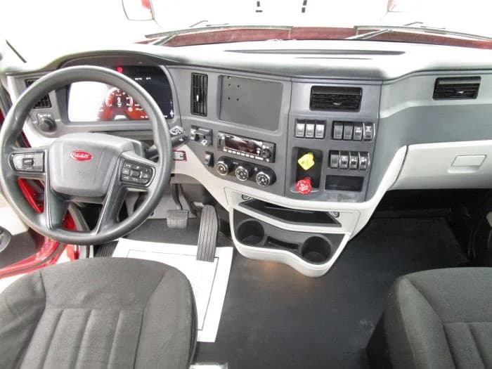 2022 Peterbilt 579 in Mobile, AL — photo 22