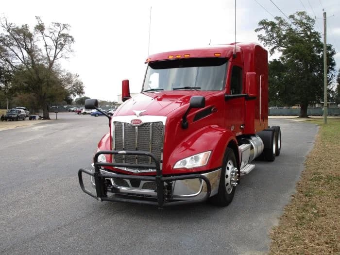 2022 Peterbilt 579 in Mobile, AL — photo 4