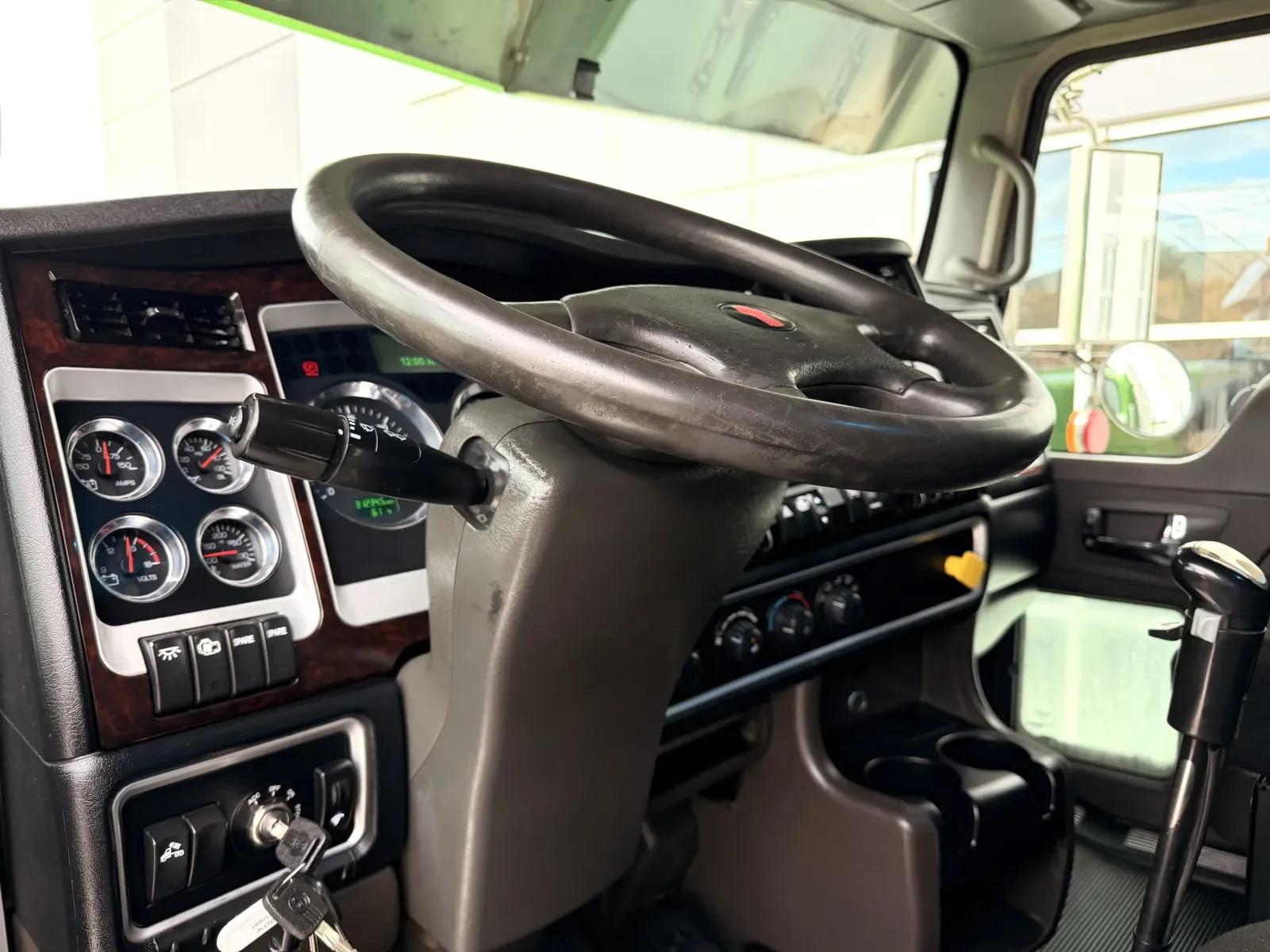 2019 Kenworth W900 in Greer, SC — photo 16