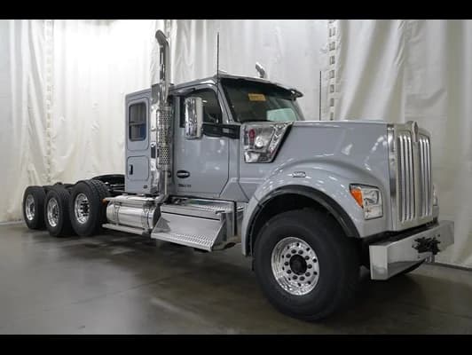 2027 Kenworth W990 in Mableton, GA