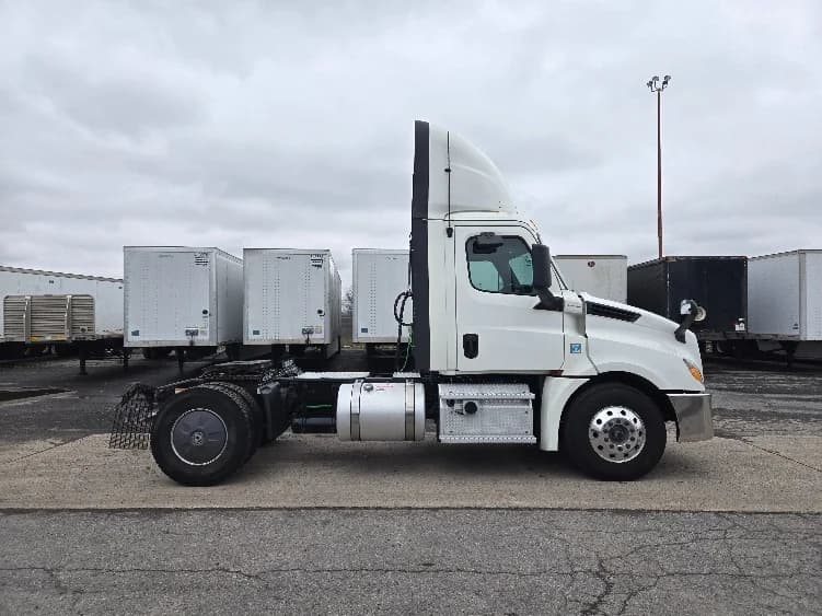 2019 Freightliner Cascadia in White Deer, PA — photo 8