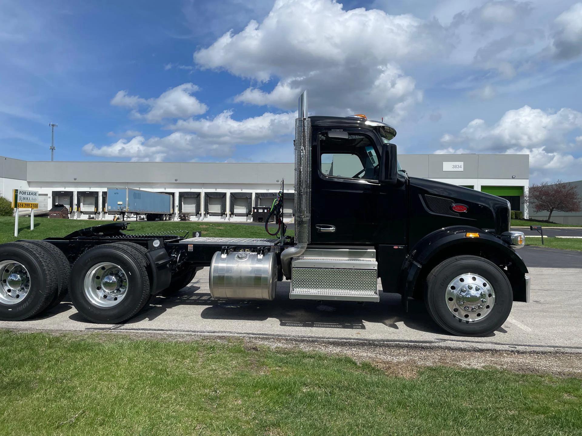 2027 Peterbilt 567 in Grove City, OH — photo 3
