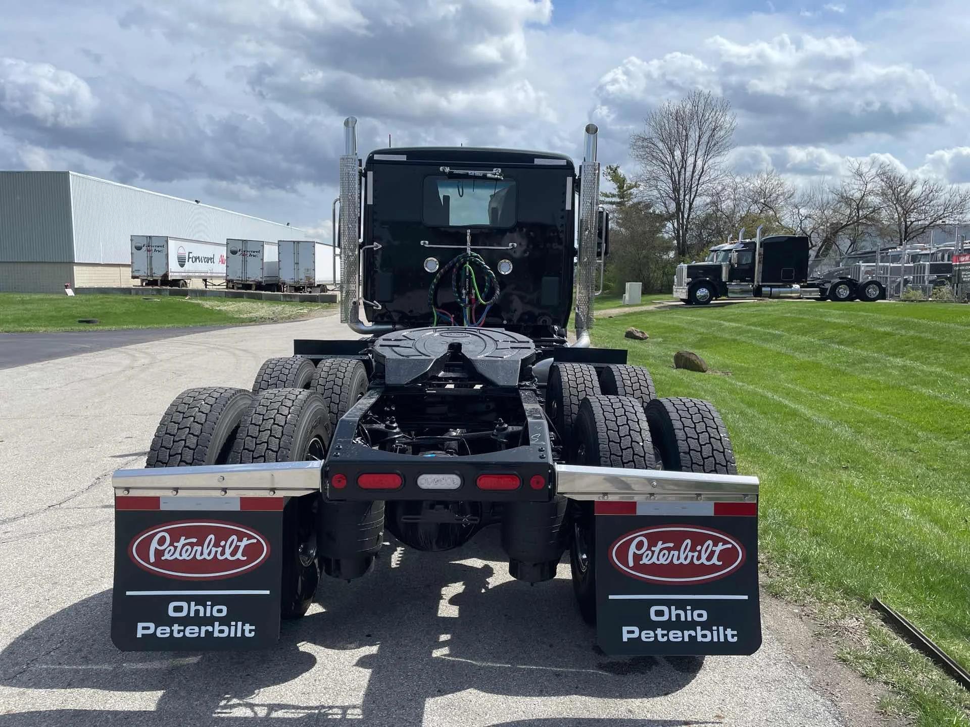 2027 Peterbilt 567 in Grove City, OH — photo 4
