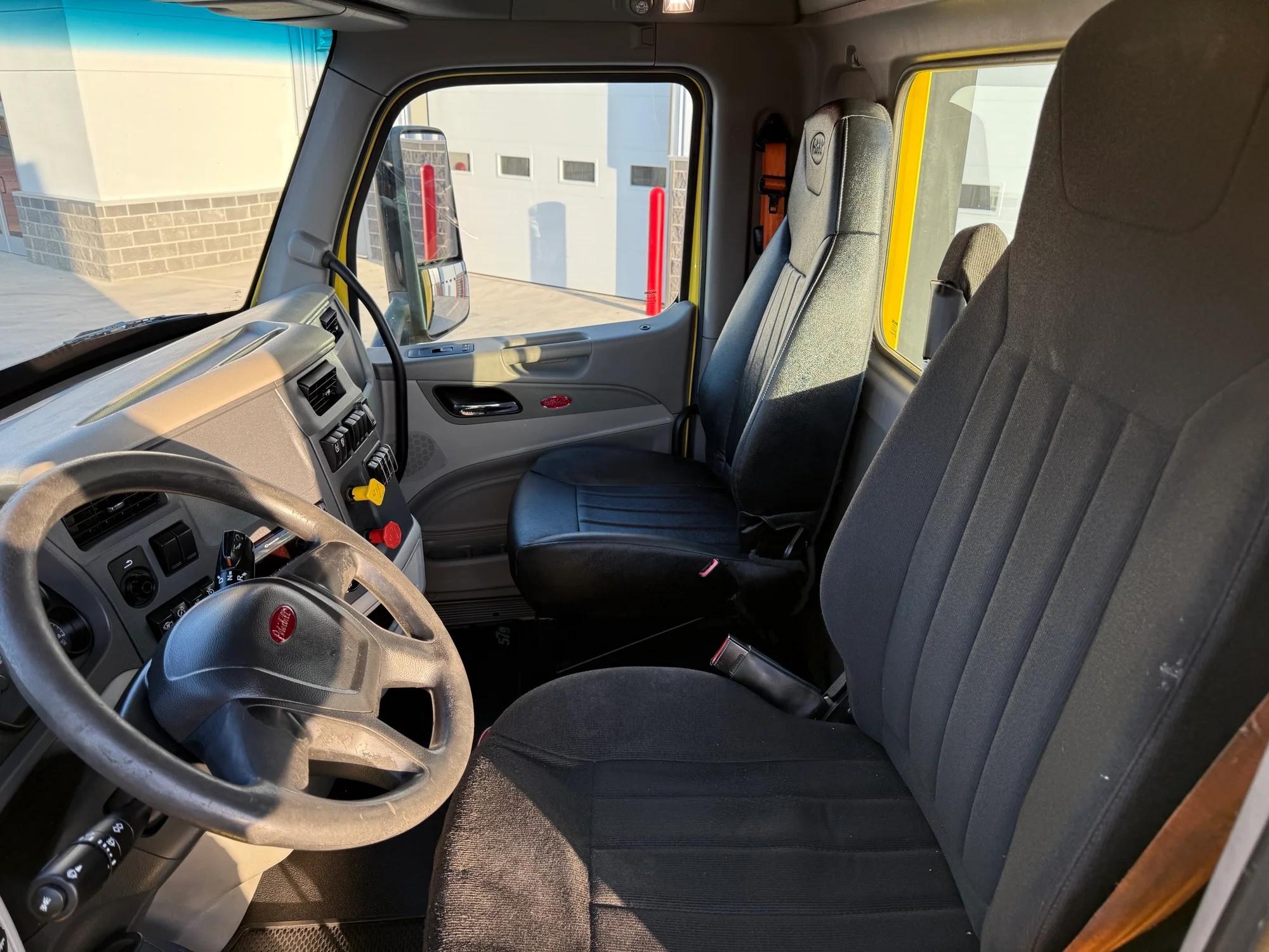 2021 Peterbilt 579 in Lowell, AR — photo 12