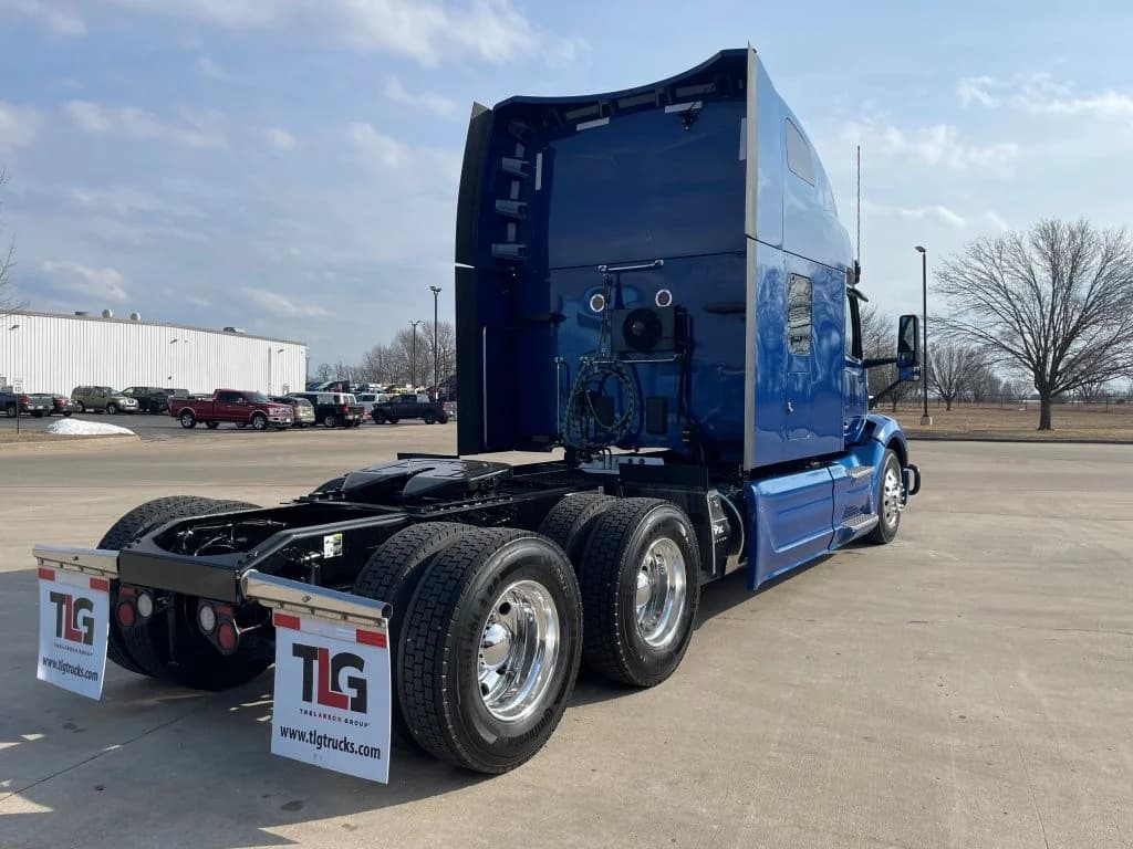 2023 Peterbilt 579 in Springfield, MO — photo 5