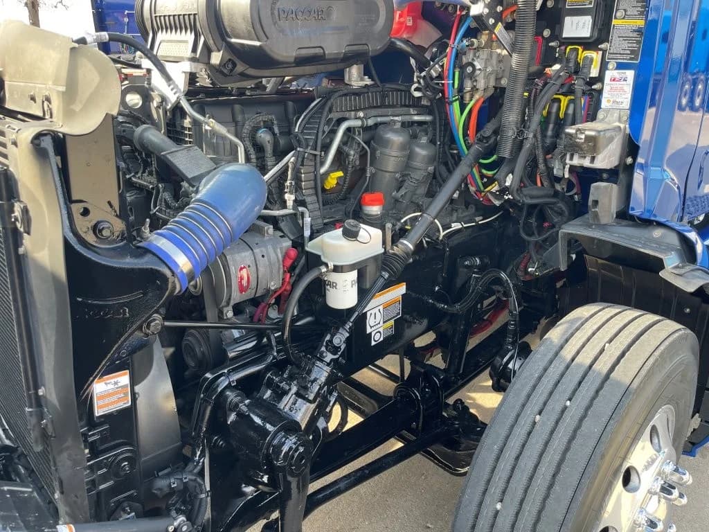 2023 Peterbilt 579 in Springfield, MO — photo 9