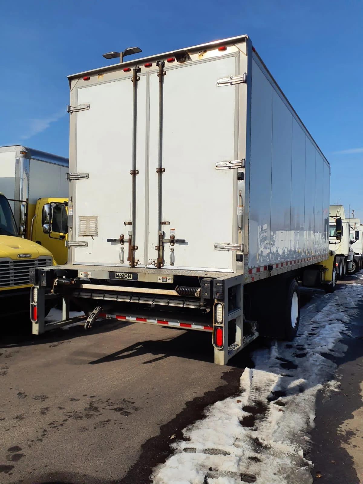 2016 Freightliner M2 106 in Bolingbrook, IL — photo 4