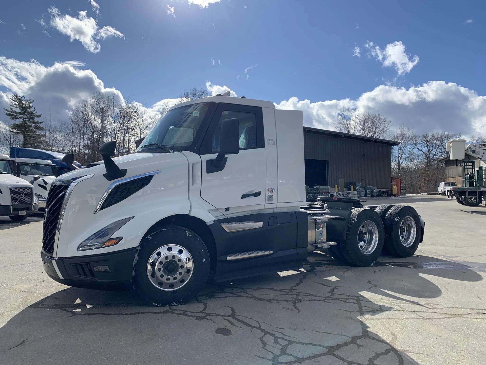 2025 Volvo VNL 300