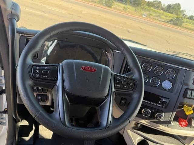 2027 Peterbilt 567 in Sylmar, CA — photo 10