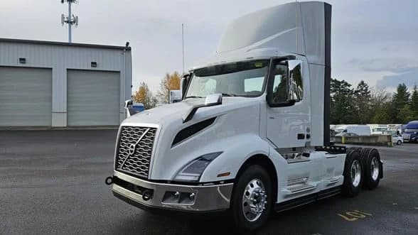 2025 Volvo VNL 300 in Seattle, WA