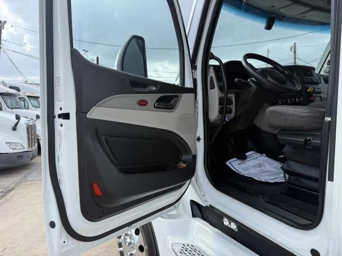 2024 Peterbilt 579 — photo 19