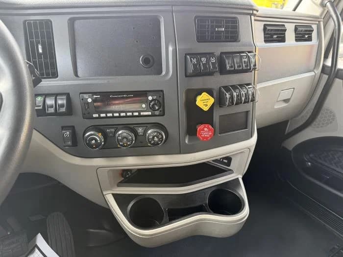 2024 Peterbilt 579 — photo 8