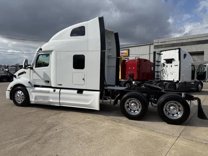 2024 Peterbilt 579 — photo 36