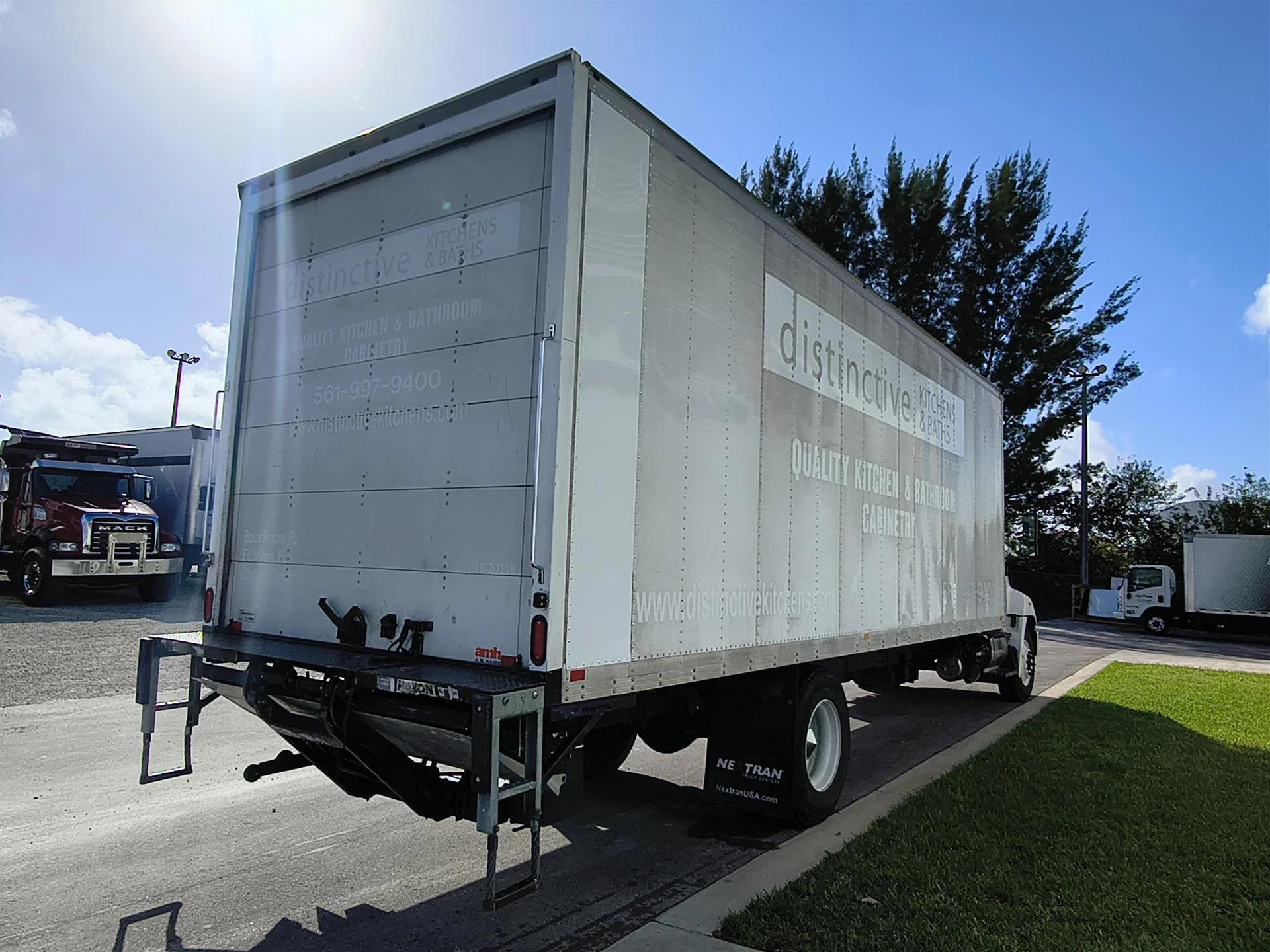 2020 Hino 268 in Fort Lauderdale, FL — photo 4