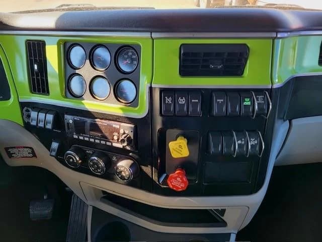 2022 Peterbilt 579 in Tulsa, OK — photo 18