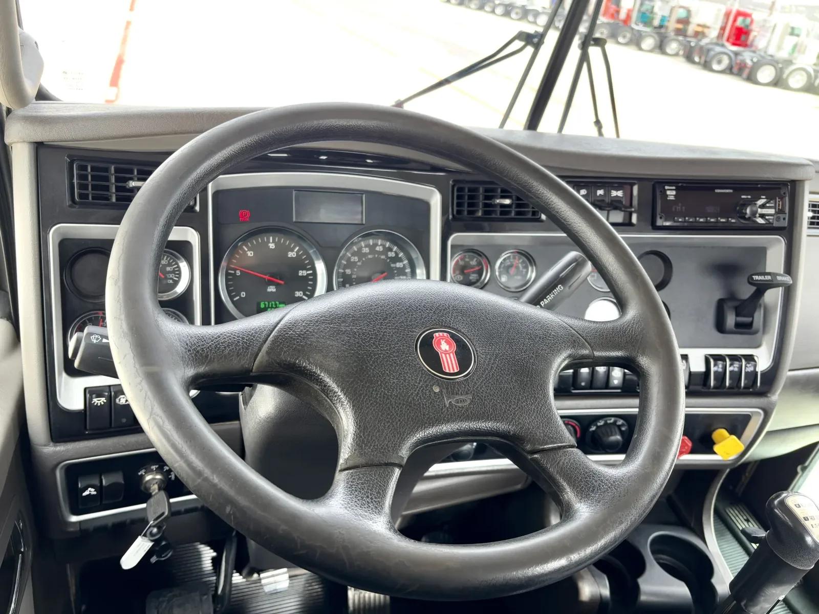 2020 Kenworth T800 in Hutchins, TX — photo 16