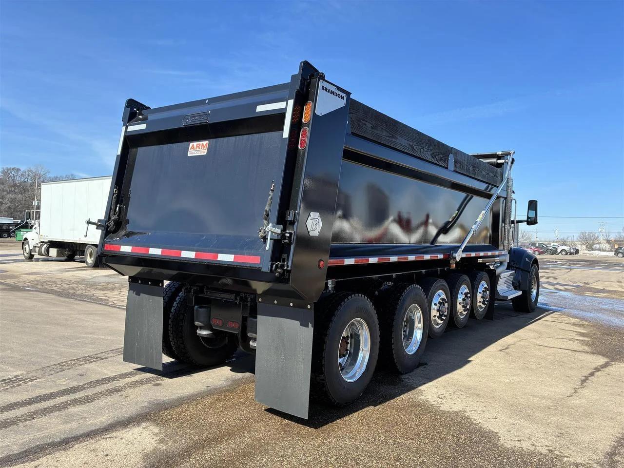2026 Peterbilt 567 in South St. Paul, MN — photo 3