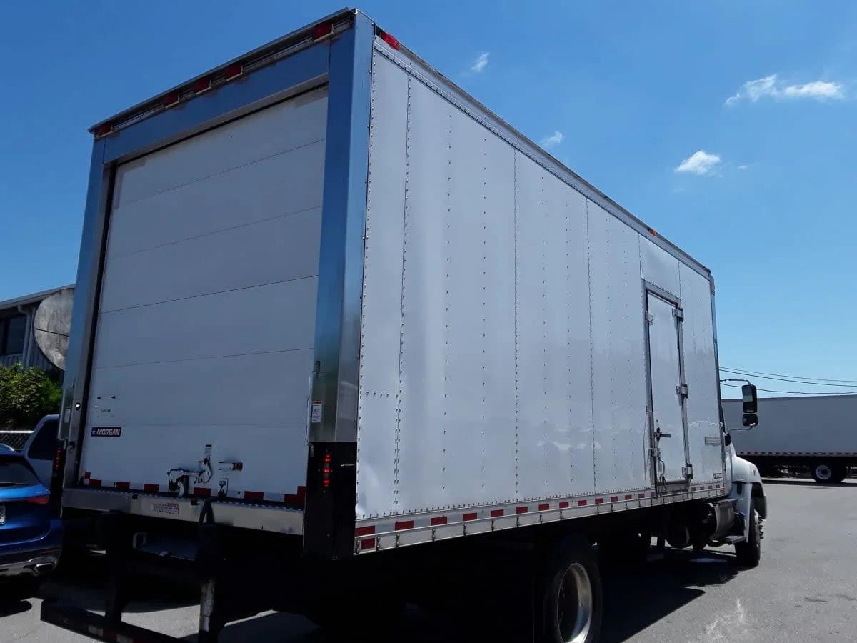 2018 Hino 268 in Salisbury, MA — photo 4