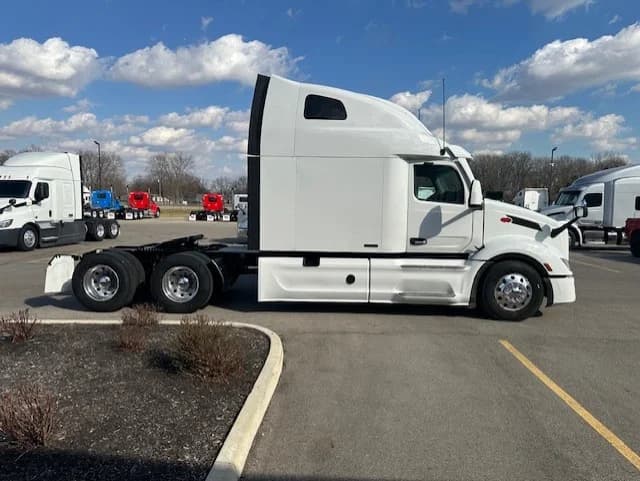 2024 Peterbilt 579 in Dayton, OH — photo 6