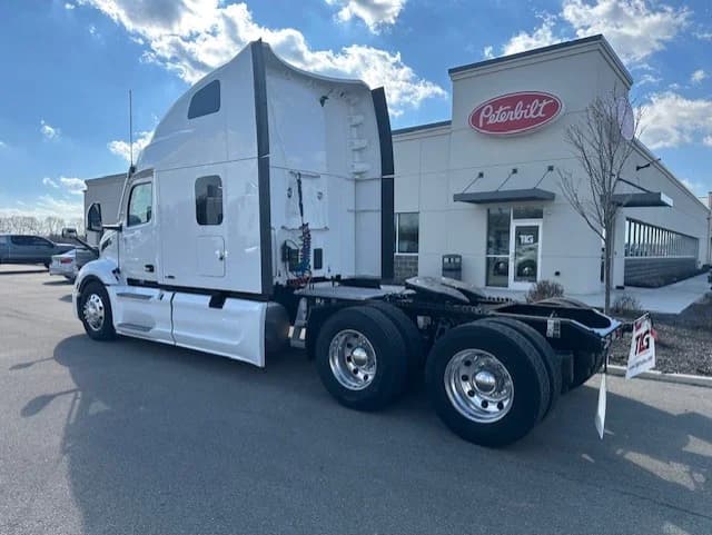 2024 Peterbilt 579 in Dayton, OH — photo 3