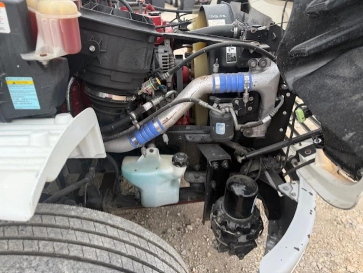 2018 Freightliner M2 106 in Converse, TX — photo 12