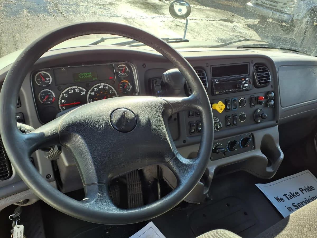 2019 Freightliner M2 106 in Newark, NJ — photo 7