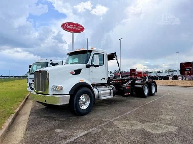 2025 Peterbilt 567