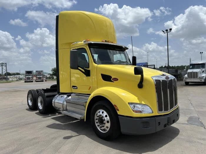 2021 Peterbilt 579 in Houston, TX — photo 8