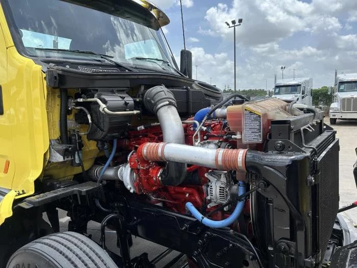 2021 Peterbilt 579 in Houston, TX — photo 20