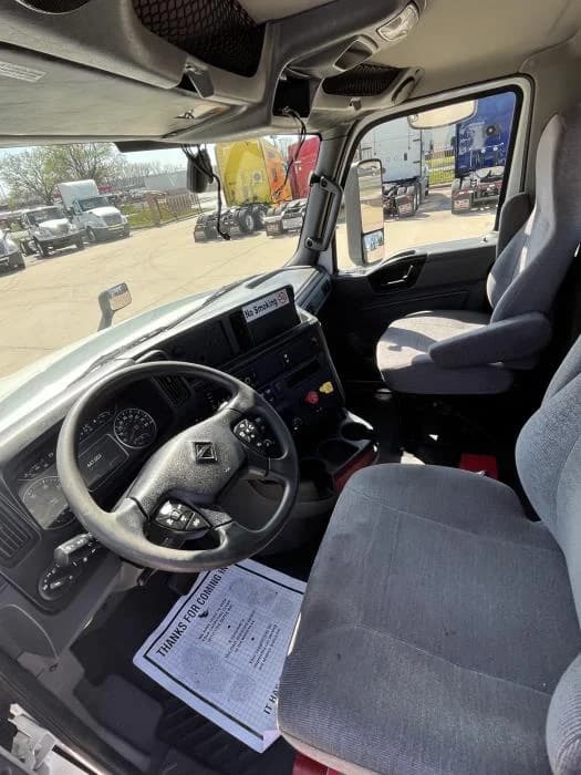 2022 International LT — photo 13