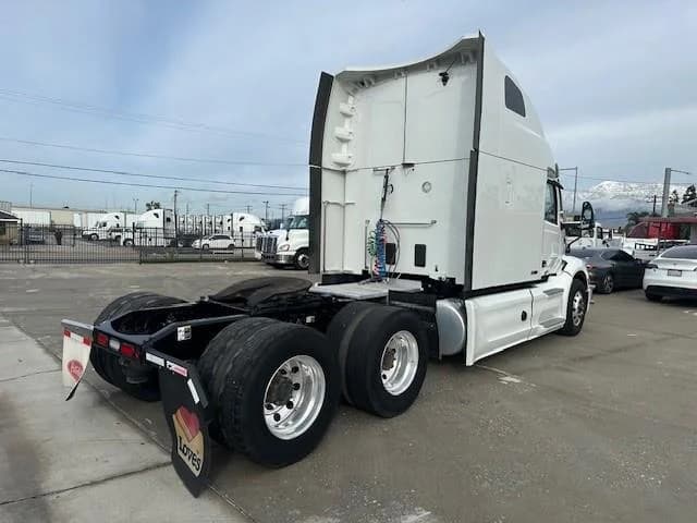2024 Peterbilt 579 in Fontana, CA — photo 11