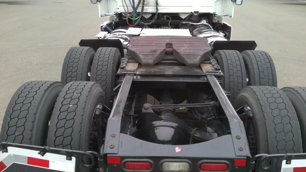 2021 Volvo VNR 640 in Stockton, CA — photo 6
