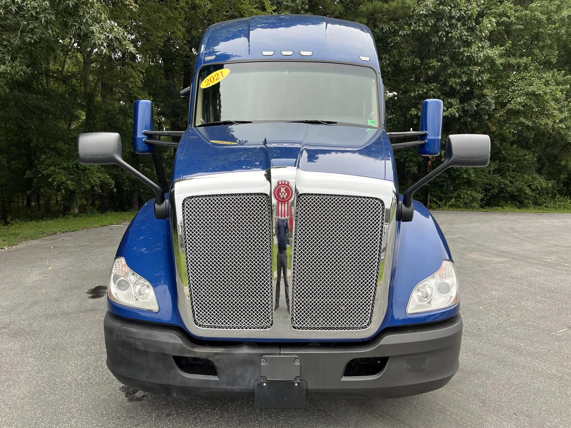2021 Kenworth T680 in Chesapeake, VA, VA — photo 4