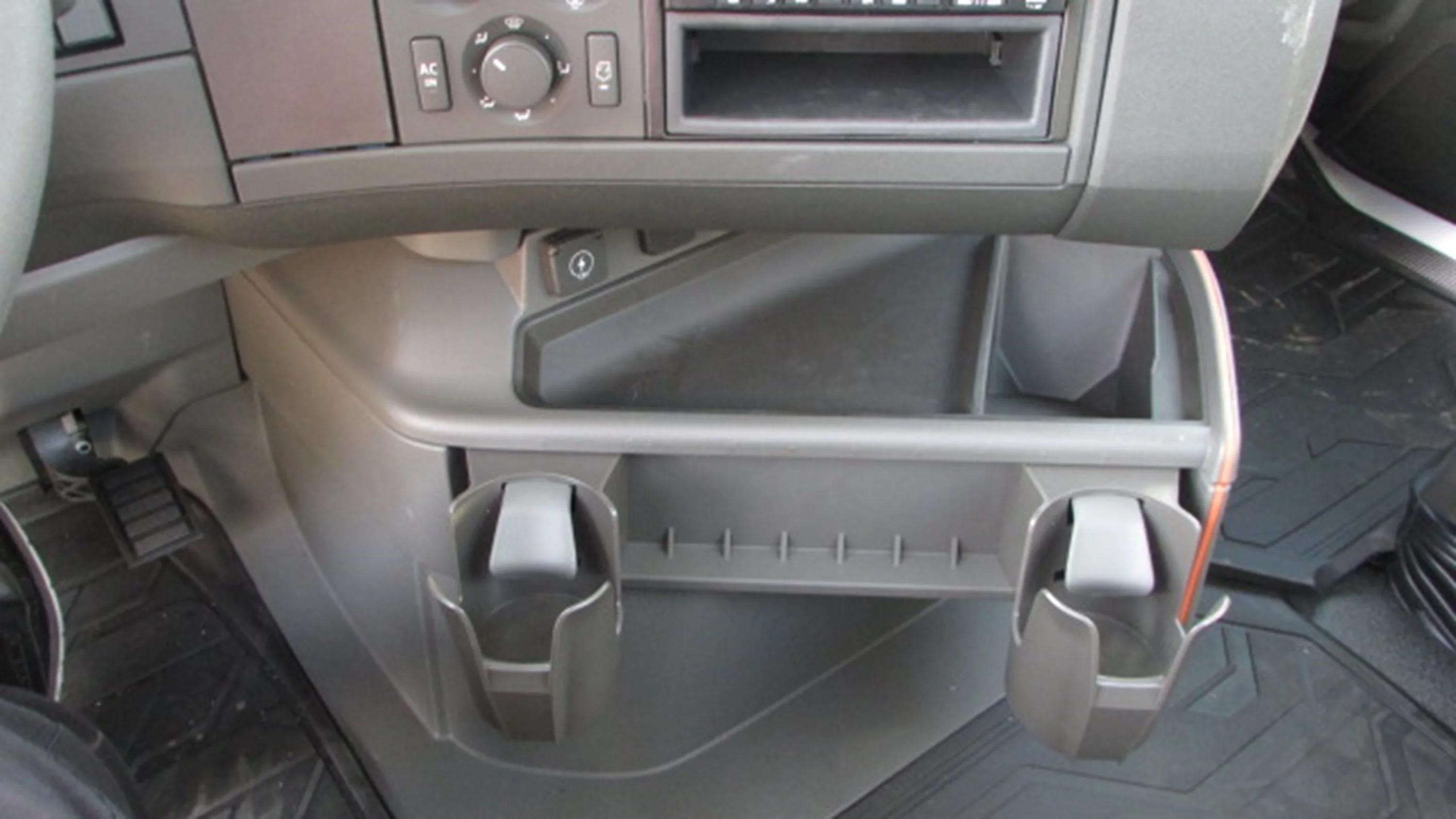 2025 Volvo in HOUSTON, TX — photo 12