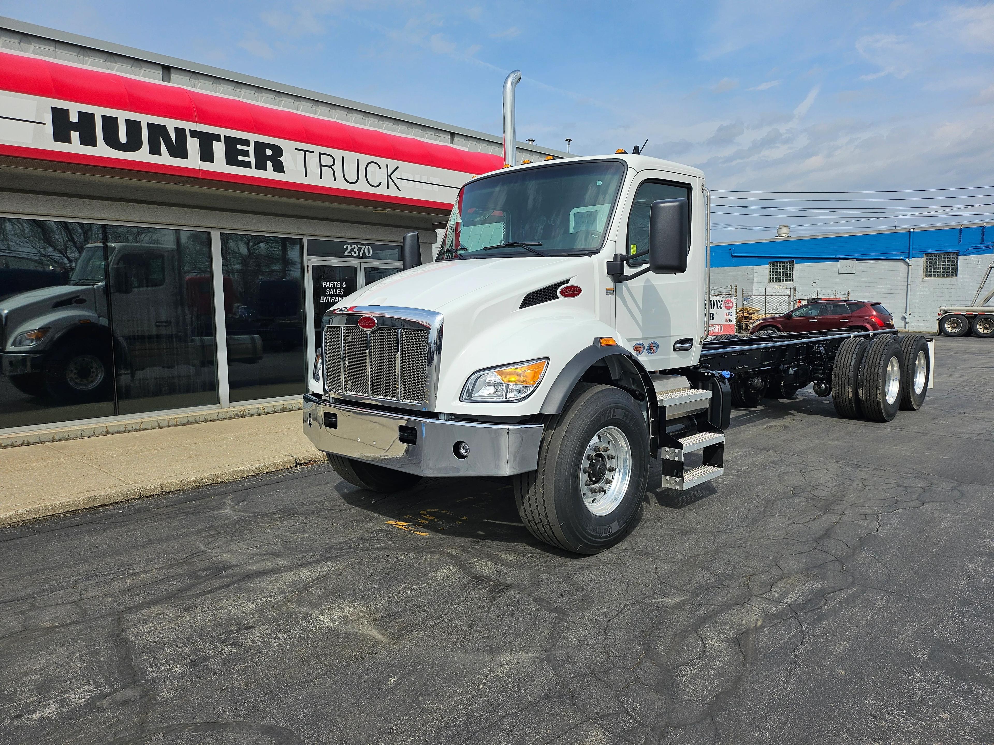 2025 Peterbilt 548