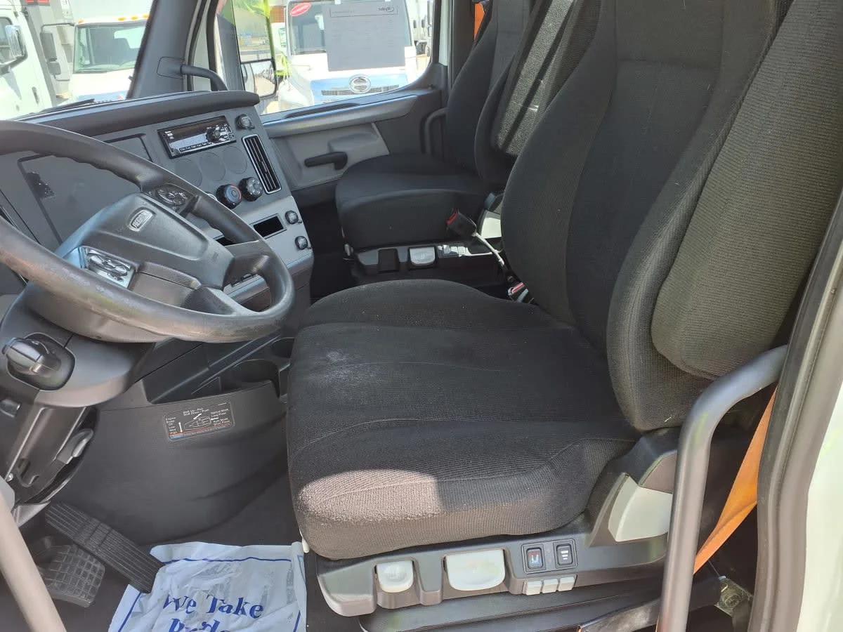 2020 Freightliner Cascadia in Greenville, SC — photo 7